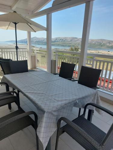 ทัศนียภาพ, Apartmani Pavic in คุสติซิ