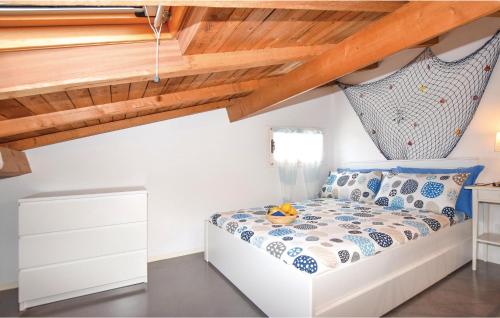 Nice home in Imperia w/ WiFi and 2 Bedrooms - image 5