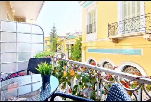 Magnificent apartment in Plaka - Athens Magnificent apartment in Plaka - Athens