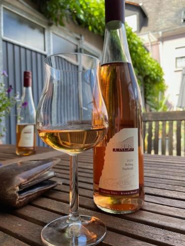 Vakantiehuisje in de Eifel dichtbij Cochem en Vulkaankraters - Duitsland (Vakantiehuis aan bosrand in Eifel nabij Cochem-Zell aan de Moezel - Dichtbij De Calmont Klettersteig) in 伊梅拉特
