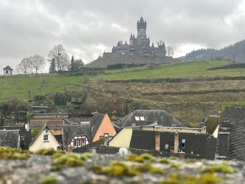 Vakantiehuisje in de Eifel dichtbij Cochem en Vulkaankraters - Duitsland (Vakantiehuis aan bosrand in Eifel nabij Cochem-Zell aan de Moezel - Dichtbij De Calmont Klettersteig) in 伊梅拉特