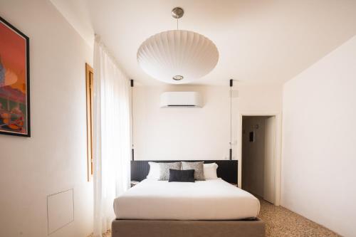San Domenico Apartment with Garden View R&R - image 9