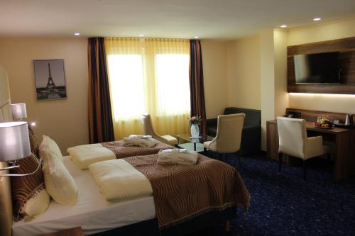 Grand Hotel Empire - main image