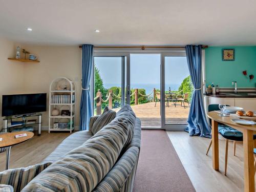 設施, 1 Bed in Whitsand Bay 37261 in 聖約翰