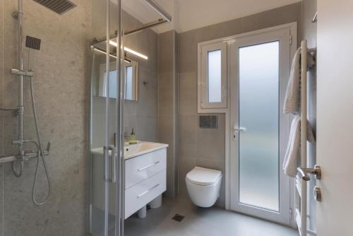 SpyrouTrikoupi36-Cozy 1BDR Apartment near Archaeol - image 6