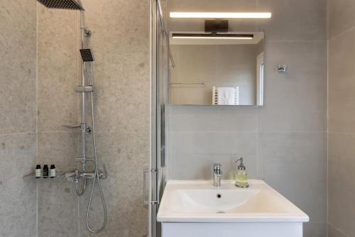 SpyrouTrikoupi36-Cozy 1BDR Apartment near Archaeol - image 13