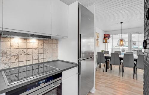 Kitchen, Lovely Home In Væggerløse With Wifi in Vaeggerlose
