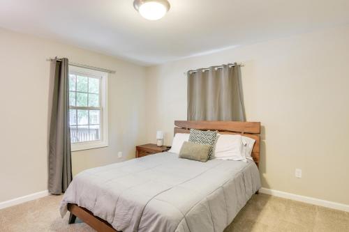 Charming Greenville Home with Yard 3 Mi to Downtown in Greenville, USA