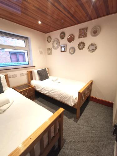The Elmsleigh Suite at Claremont Hotel - image 4