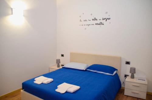 1 queen bed, 2 twin beds