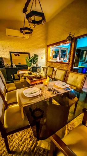 Létesítmények, Casa Camelot in San Rafael