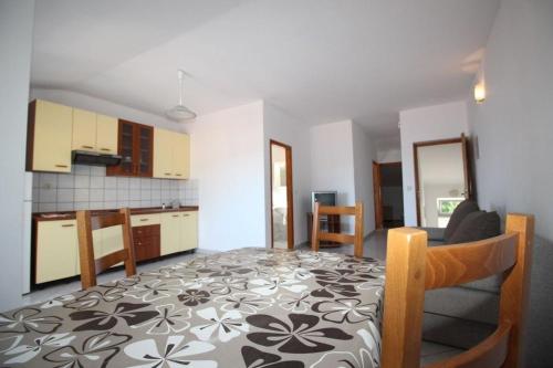 Wohnung in Baška mit Eigenem Balkon - b44371, Baška (photo 7)