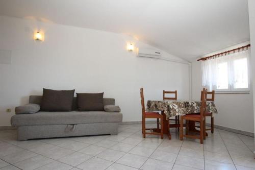 Wohnung in Baška mit Eigenem Balkon - b44371, Baška (photo 9)