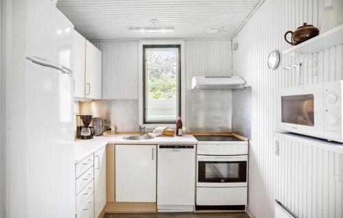 Kitchen, Gorgeous Home In Væggerløse in Marielyst