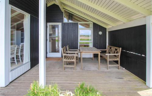  2 Bedroom Pet Friendly Home In Samsø in Nordby