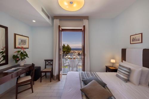 Superior Room with Sea View image 10