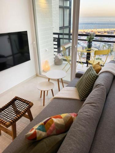 Charming Sea View Hideaway at Marbella's Marina - Tap to explore photos