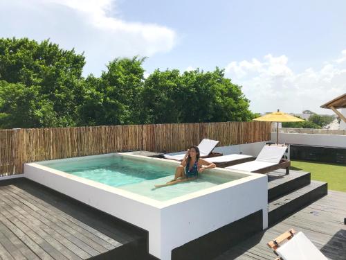 Che Suites Playa - 수영장