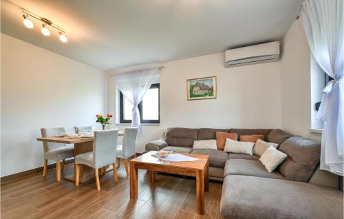 Lovely Home In Plesivica With Sauna in Donji Koncovcak