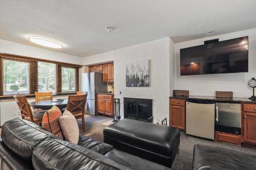 379A Mountain Villa in Boyne Falls, USA