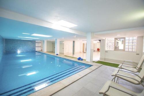 Luxus-Villa direkt am Meer mit Hallenbad in سانتا مارجاليدا