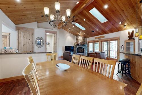 High Meadows Gem in Tahoe Valley