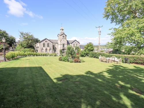 Clock Tower, Grange-over-Sands (foto 2)
