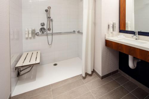 Hampton Inn by Hilton New York Times Square - image 4