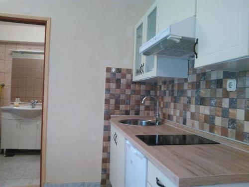 Studio Apartment Mit Meerblick In Der Nähe Des Strandes (Studio Apartment Mit Meerblick In Der Nahe Des Strandes) in Liznjan