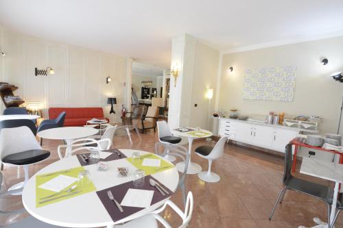 Restaurant, Hotel Tourist in Turin