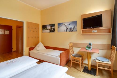 JUFA Hotel Kaprun - image 2