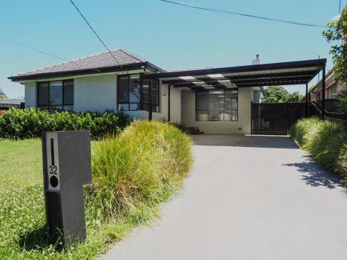 Central Forest Hill 3BR2BA HouseParking in Forest Hill