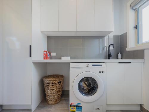 Central Forest Hill 3BR2BA HouseParking in Forest Hill