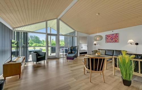  Four-Bedroom Holiday Home In Rudkobing in Spodsbjerg