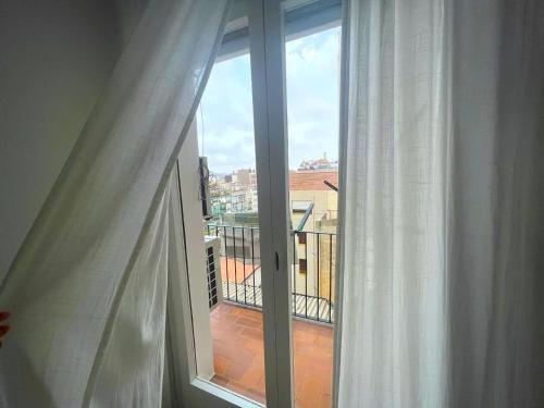 Rooms in Apartment Rambla Catalunya, Barcelona (photo 8)