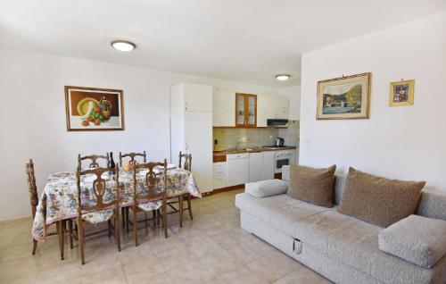 Apartment mit zwei Schlafzimmern in Strandnähe Apartment mit zwei Schlafzimmern in Strandnähe