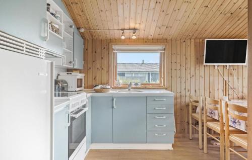 Kitchen, 2 Bedroom Nice Home In Hadsund in Hadsund