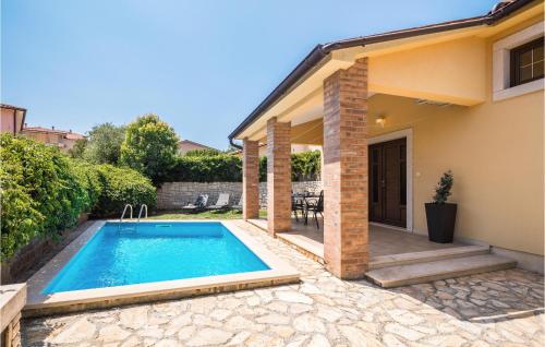 Beach Front Home In Liznjan - Location saisonnière - Ližnjan