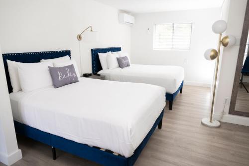 Room with Two Double Beds - No Pets