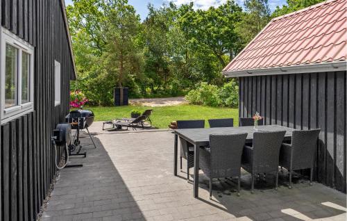  Cozy Home In Hadsund With Kitchen in Hadsund