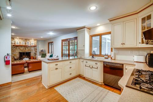 Serene Cape May Home with Furnished Deck and Gas Grill in Cape May, USA
