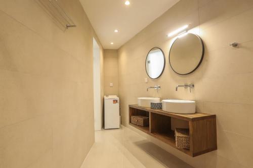 Magdachris Beachfront Rooms - image 11