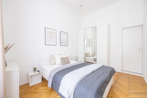Charming & Cozy Central Elizabeth Apartment - Tap to explore photos
