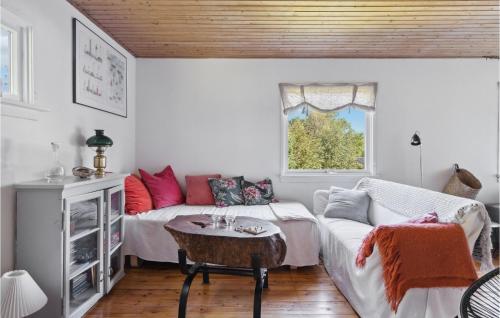 Nice Home In Dronningmølle With Wifi in ดรอนนิงเมิลเลอ