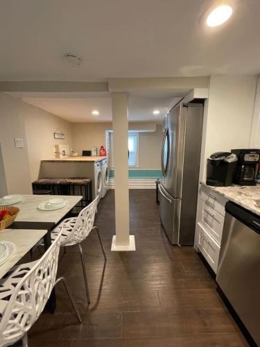 Lovely Custom Home with indoor fireplace by the Bay in Ventnor City, USA