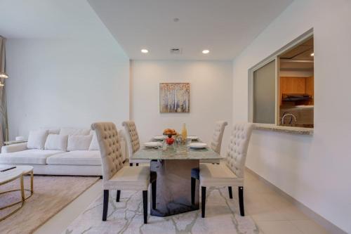 LUXFolio Retreats - Large Bright Terrace - image 8