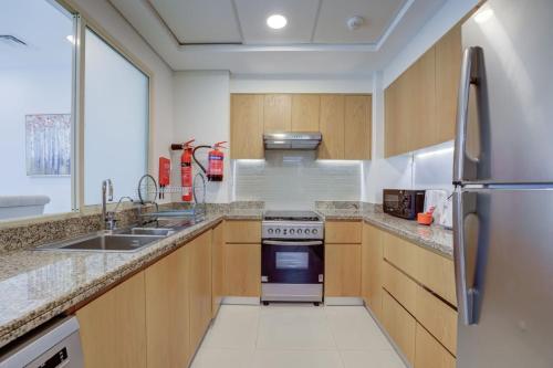 LUXFolio Retreats - Large Bright Terrace - image 12