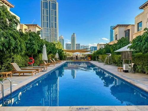 LUXFolio Retreats - Full Burj View - Brand New - image 11
