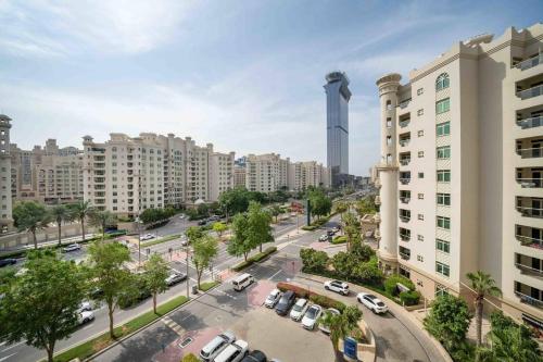 Spacious 3 Bedroom Palm Apartment, Dubaï