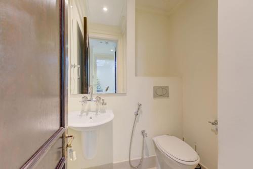 LUXFolio Retreats - Heart of Old Town - image 5